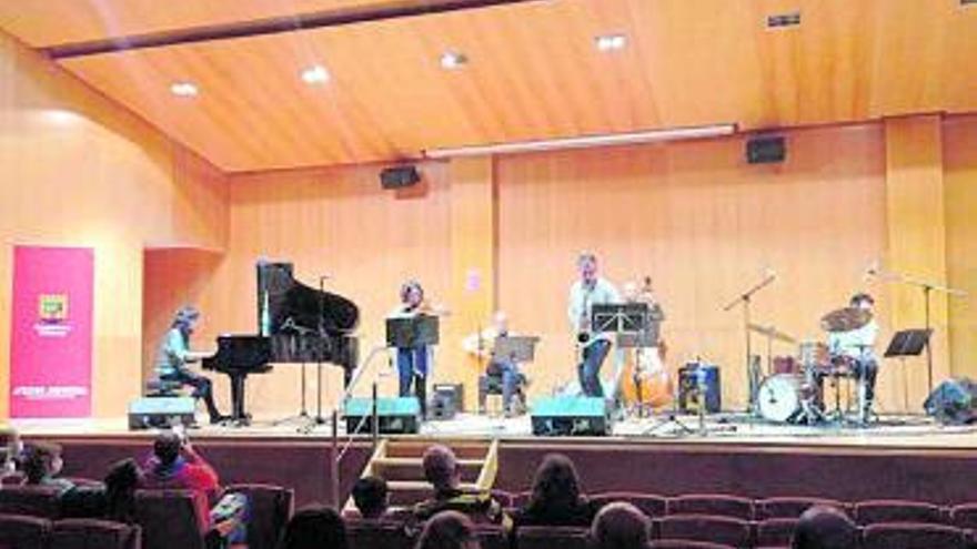 Concert de Mar Serra Grup a l’auditori del Centre Polivalent d’Abrera | AJUNTAMENT D’ABRERA