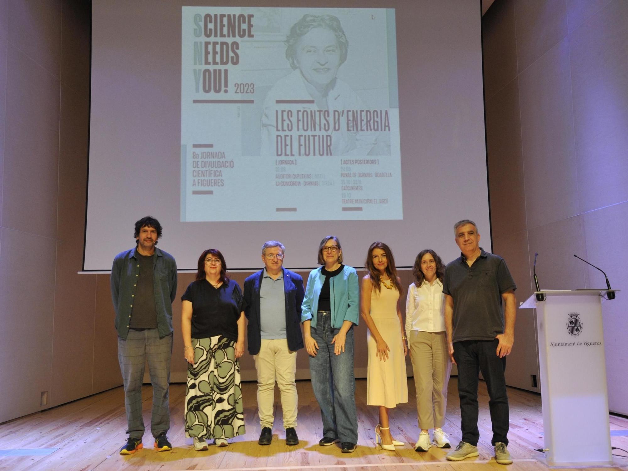 FOTOS: Science Needs You! aplega 300 persones en xerrades i visites guiades a Figueres i Darnius