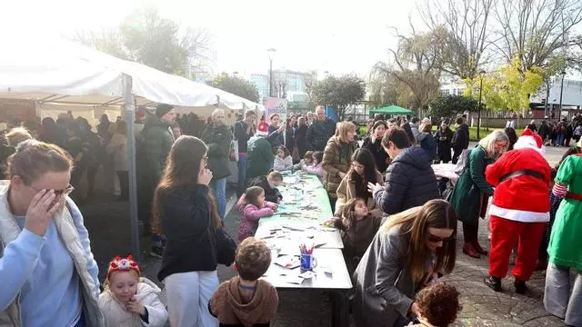 Mercado navideño en la plaza de la Tolerancia