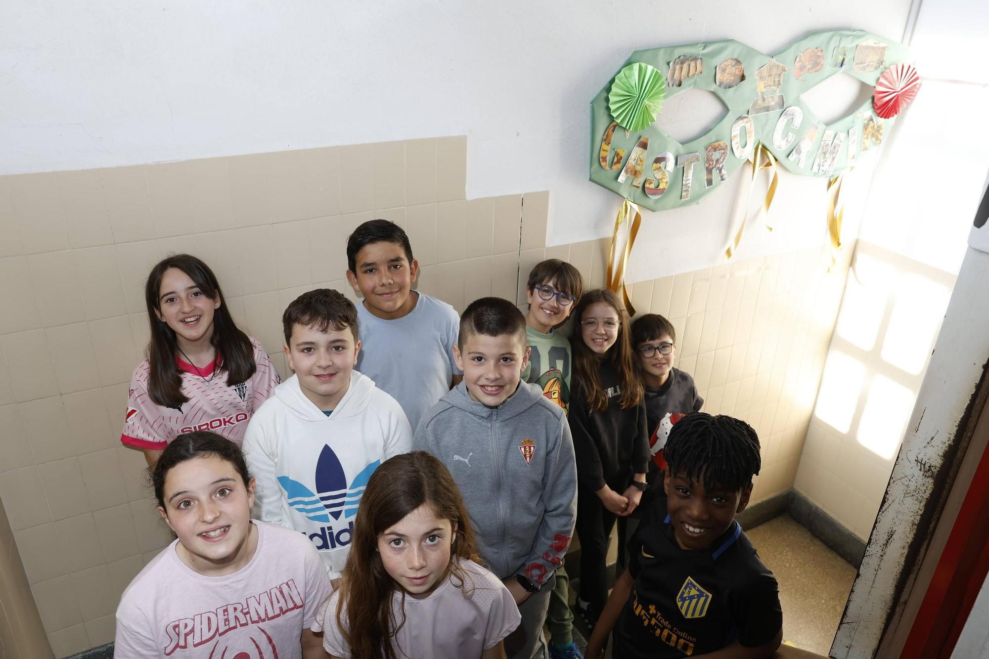 El colexu Alfonso Camín demuestra que "tien bon canil"