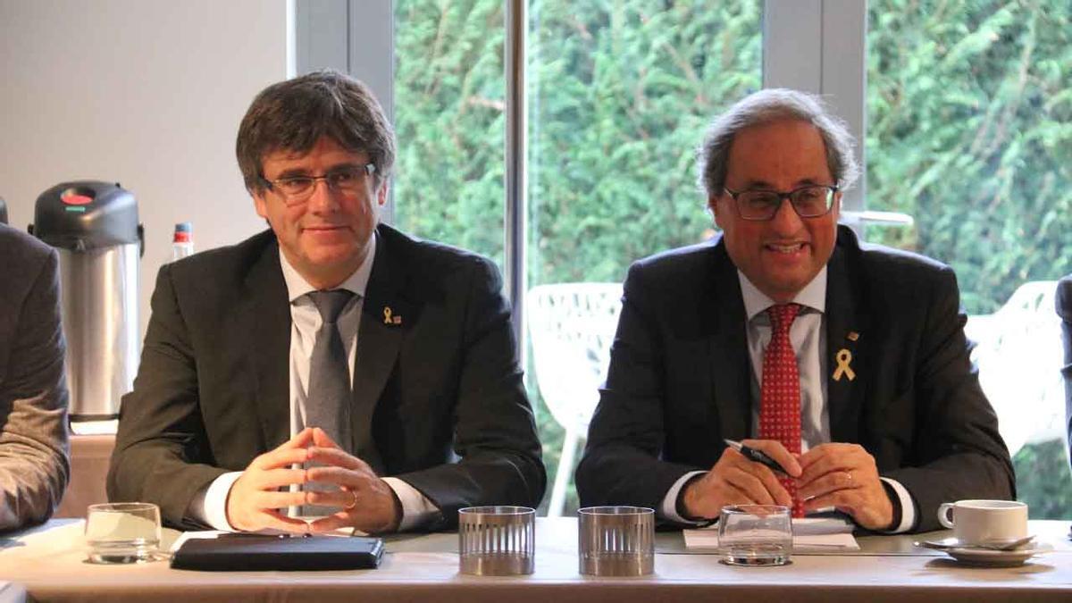 Carles Puigdemont y Quim Torra, presiden la cumbre soberanista en Waterloo.