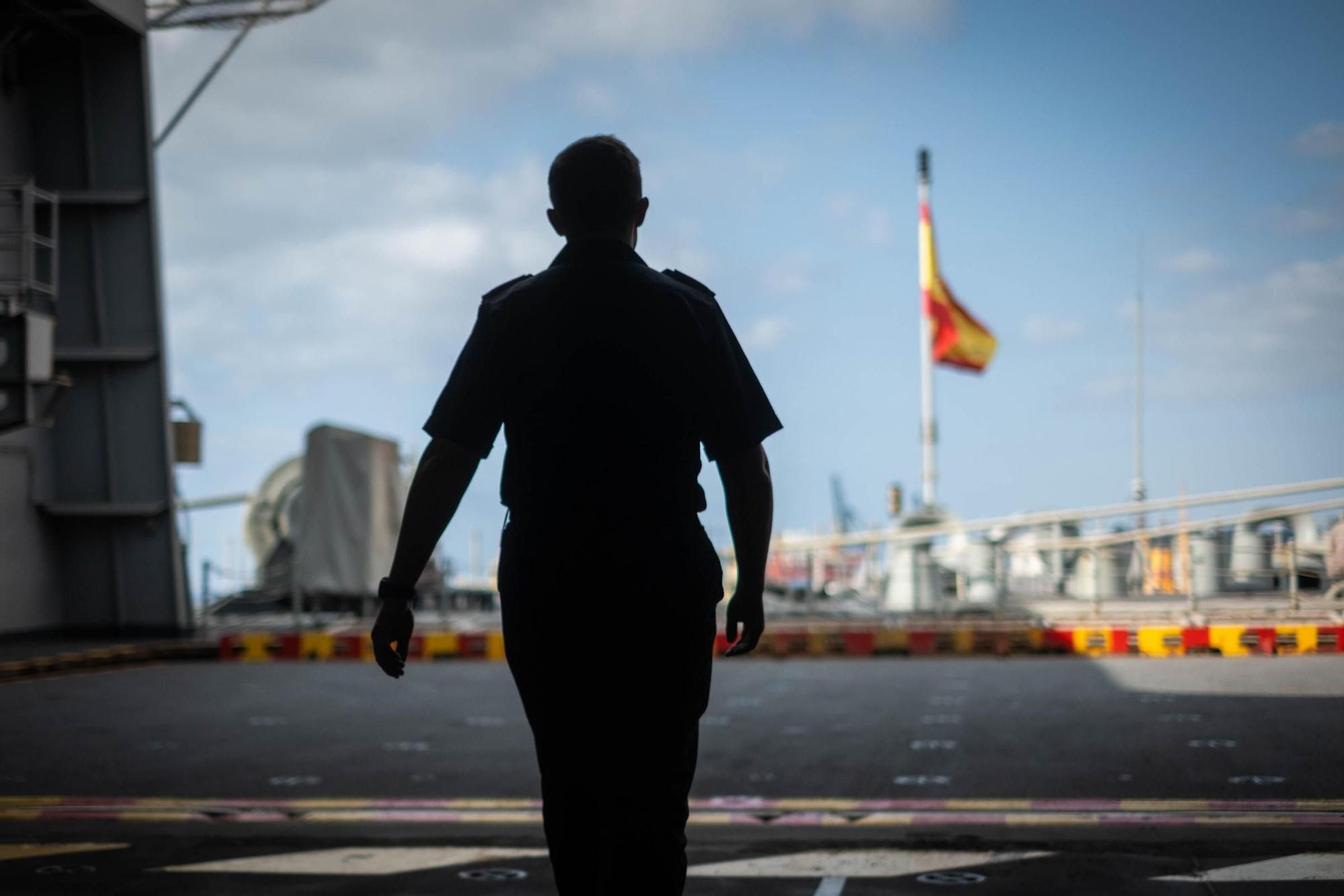 Visita al buque de guerra 'Juan Carlos I'