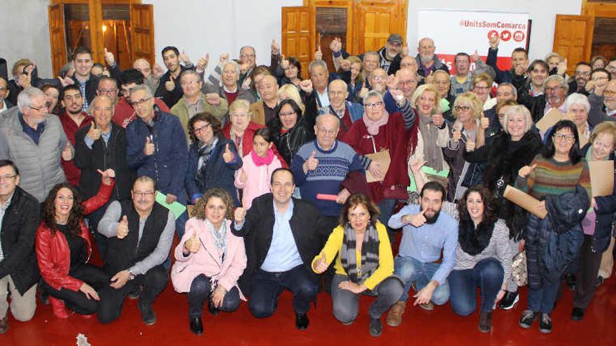 Luján con los asistentes a su presentación.