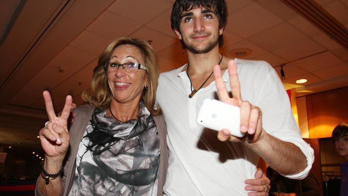 Ricky Rubio junto a su madre Tona en 2010