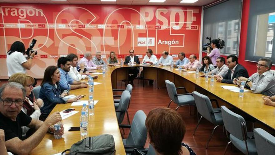 Las direcciones del PSOE llaman a la unidad para el congreso de junio