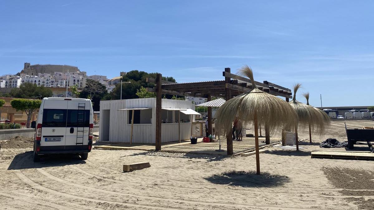 El chiringuito ubicado en la playa Sur será el primero que abra en Peñíscola este verano.