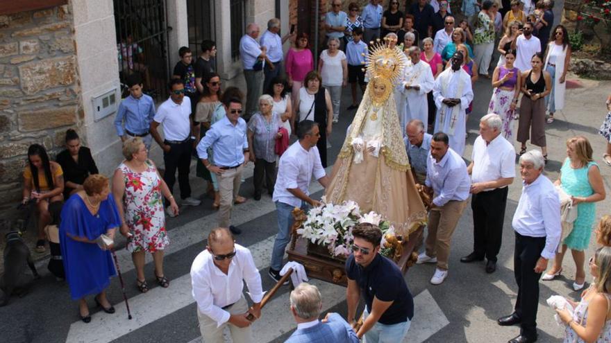 Salida de la Virgen de la Guía en procesión. | Aracli Saavedra