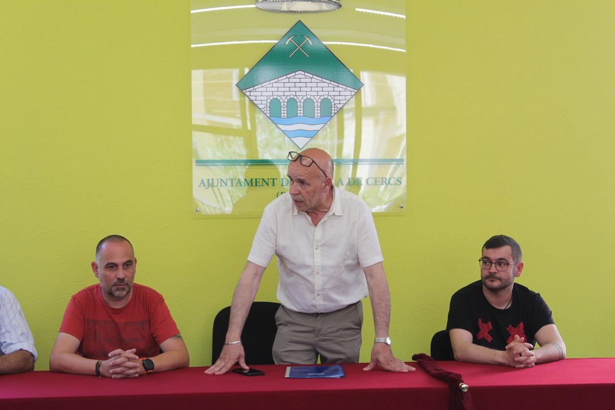 Part del plenari de Cercs, amb Urbici Malagarriga al centre, en una imatge d'arxiu
