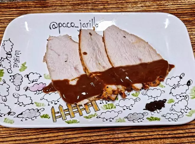 FOTOGALERÍA | El 'Thanksgiving' rural y extremeño del influencer Paco Jarillo con su pavo a la sal