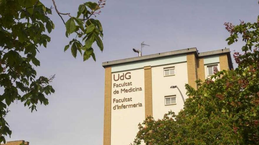 El Col·legi de Metges de Girona qüestiona el pla d’Illa: "Més places de Medicina no garantiran més professionals"