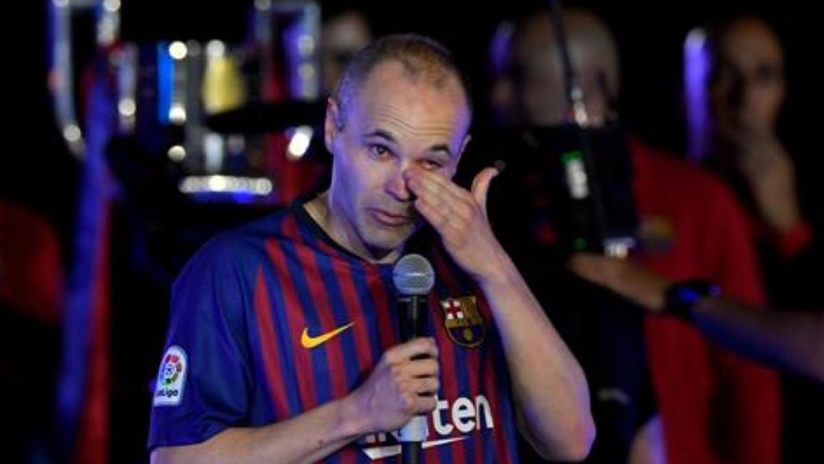 Andrés Iniesta, durante el homenaje tras el partido de fútbol entre el FC Barcelona y la Real Sociedad