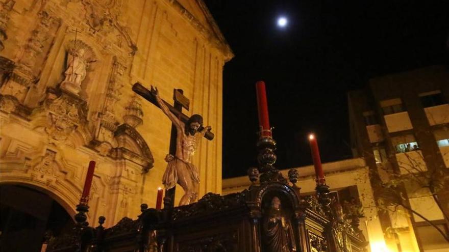 Cargando con todo el peso de la madrugada