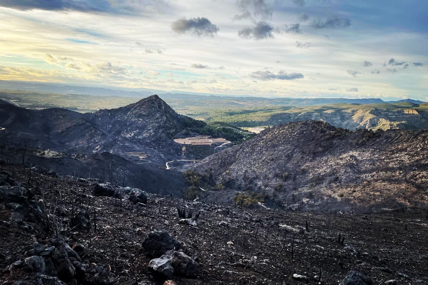 Impresionantes imágenes del incendio de la Safor desde Llocnou de Sant Jeroni