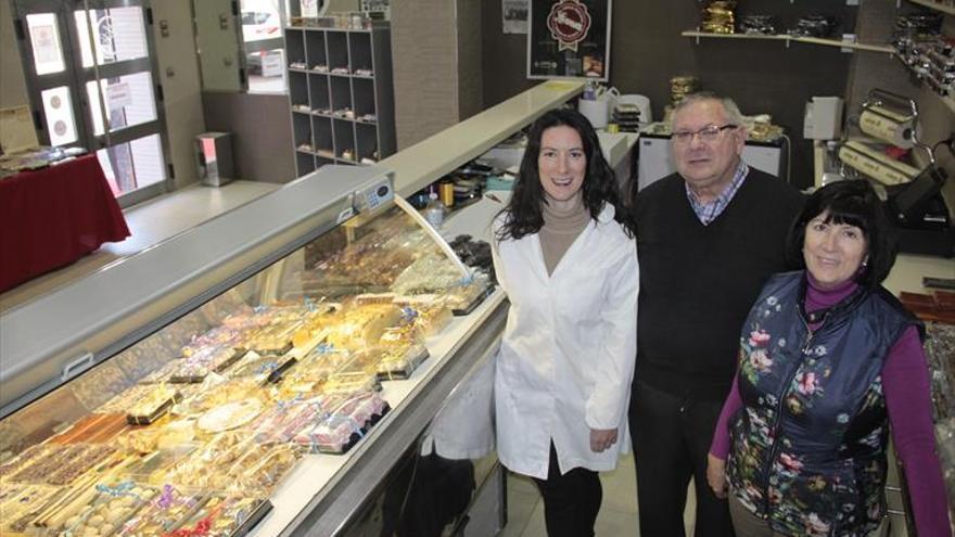 Turrones Colomina lleva a Fernán Núñez sabores artesanos de Jijona