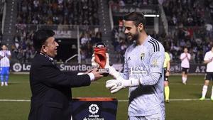 José Antonio Caro recibe el premio al Mejor Jugador del Mes