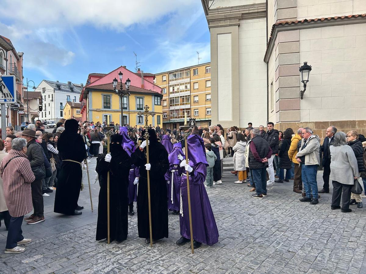 En Imágenes: La Procesión de los Nazarenos en Candás