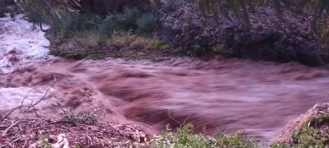 El barranco de Tecén vuelve a correr en Telde tras años seco por el temporal