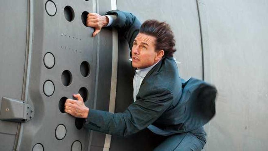 Tom Cruise, como Ethan Hunt, en la secuencia inicial de &#039;Misión Imposible: nación secreta&#039;.