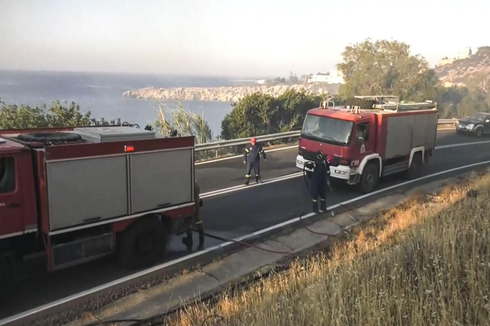 Miles de evacuados por el fuego en Creta