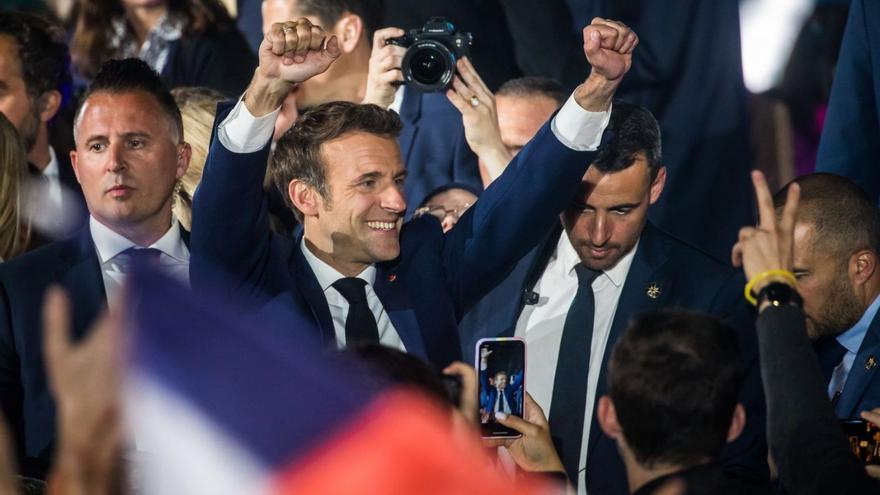 França decideix el seu futur parlament en el duel entre Macron i Mélenchon