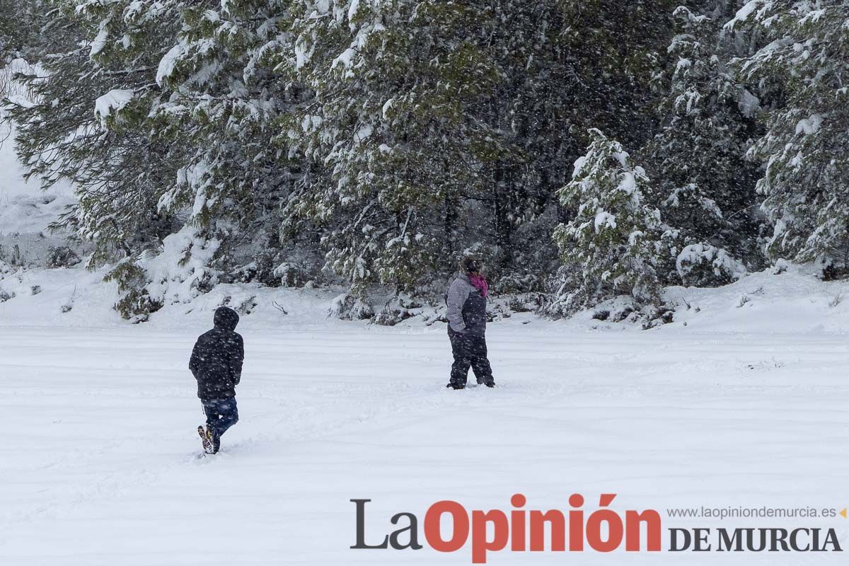 Continúa la nevada en las zonas altas de la comarca del Noroeste