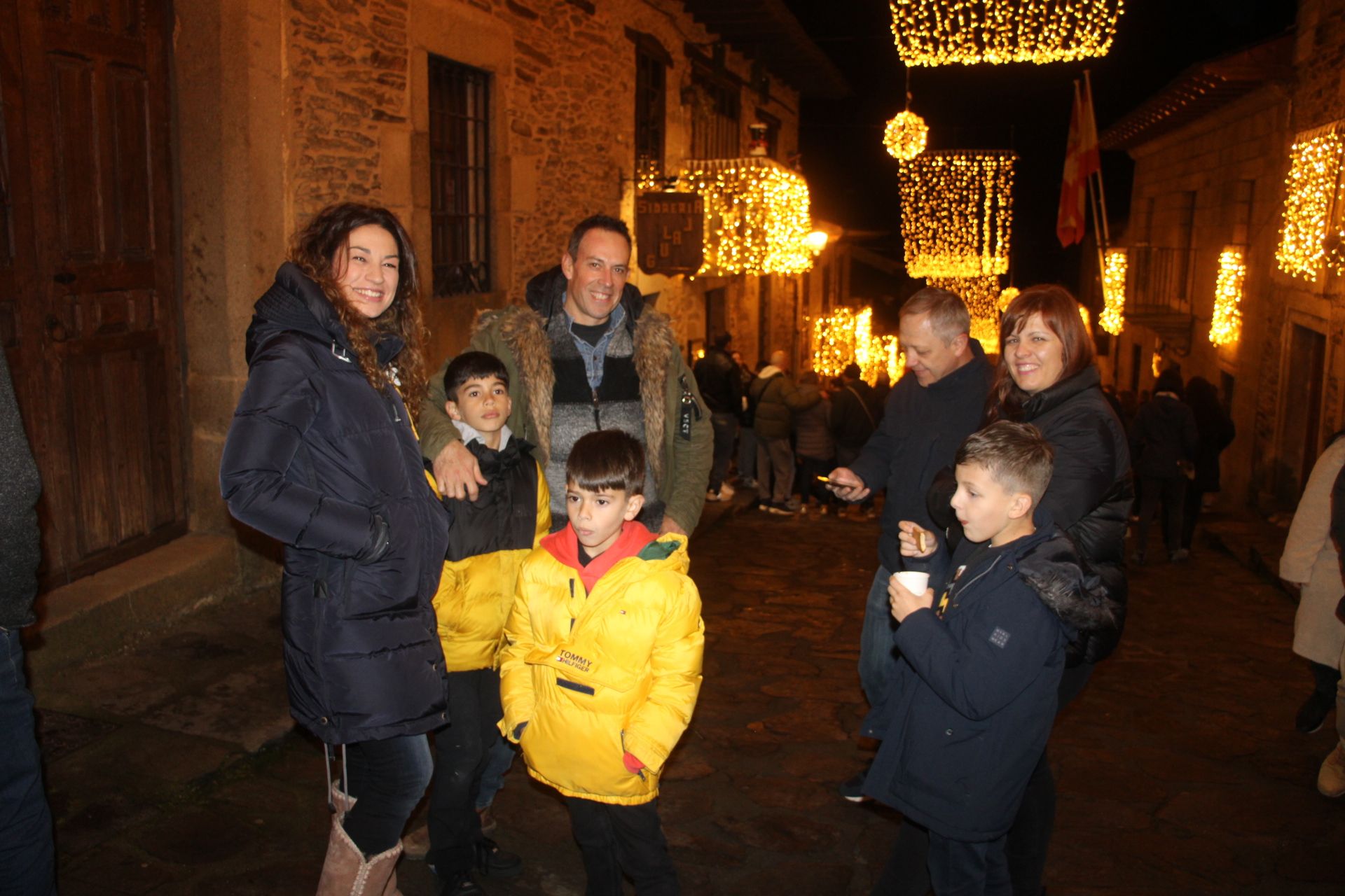 GALERÍA | Encendido del alumbrado navideño en Puebla de Sanabria