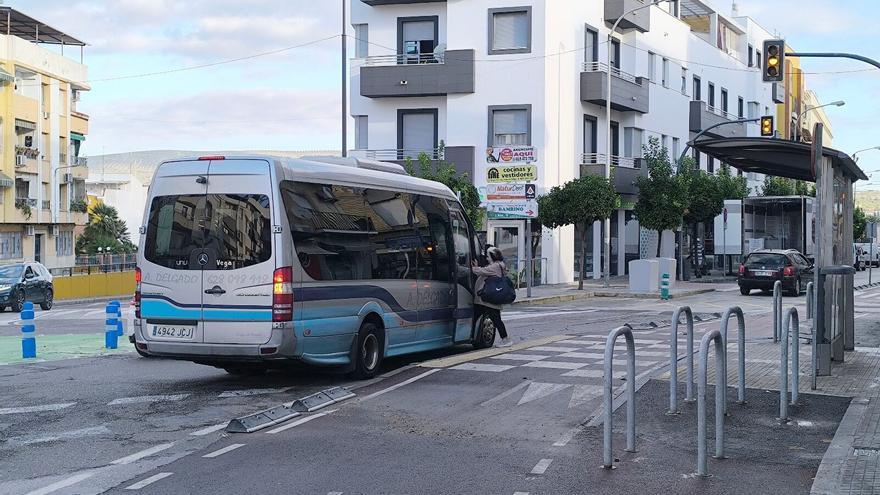 El Ayuntamiento de Lucena estudia añadir nuevas rutas para el autobús urbano