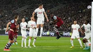 Atasco y tropiezo del Tottenham en el derbi