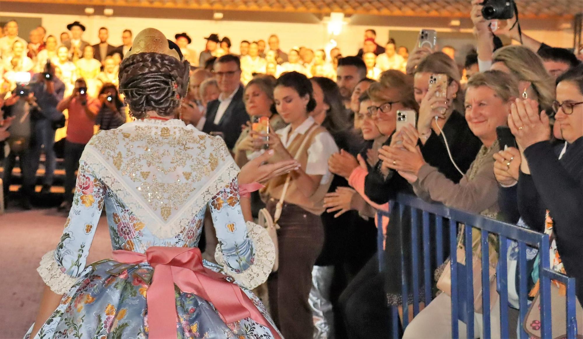 La primera gran prueba de María Estela, Marina y las cortes en la Festa per a Tots