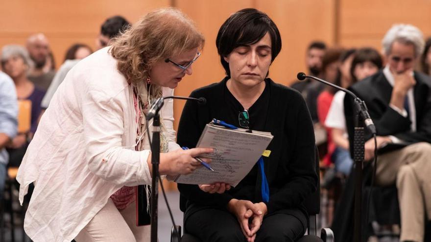 Charo Pena, con Candela Peña nun momento da rodaxe.