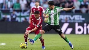 Resumen, goles y highlights del Real Betis 2 - 2 Sevilla FC de la jornada 26 de LaLiga EA Sports