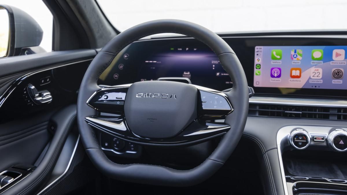 Interior del Omoda 9 SHS