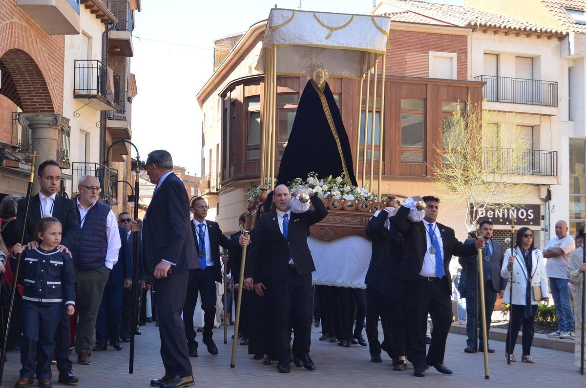 La Procesión del Resucitado en Benavente, en imágenes