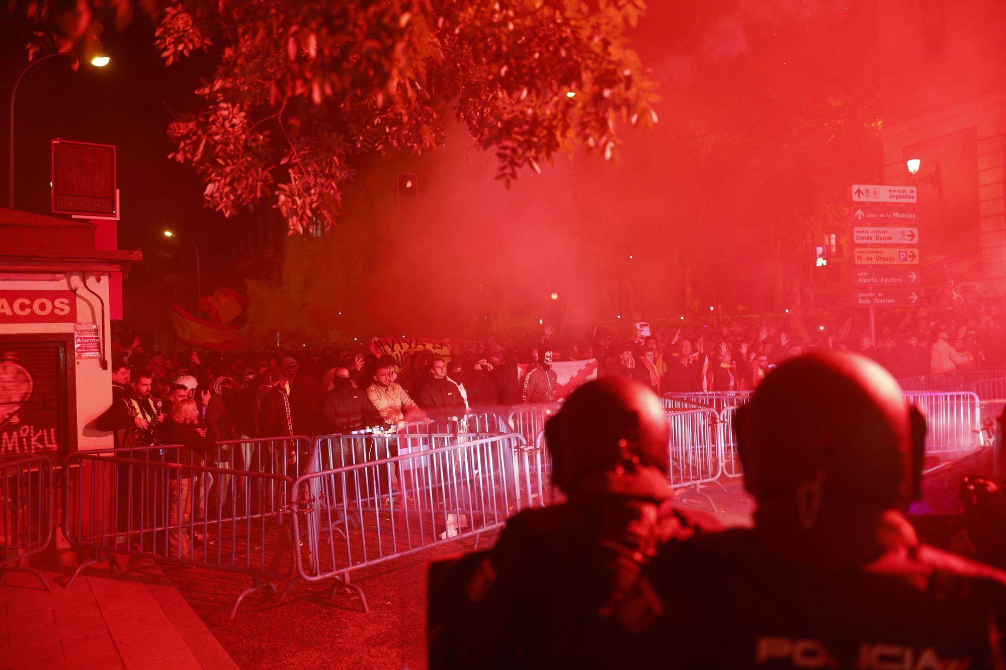 Nueva manifestación contra la amnistía en la calle Ferraz de Madrid