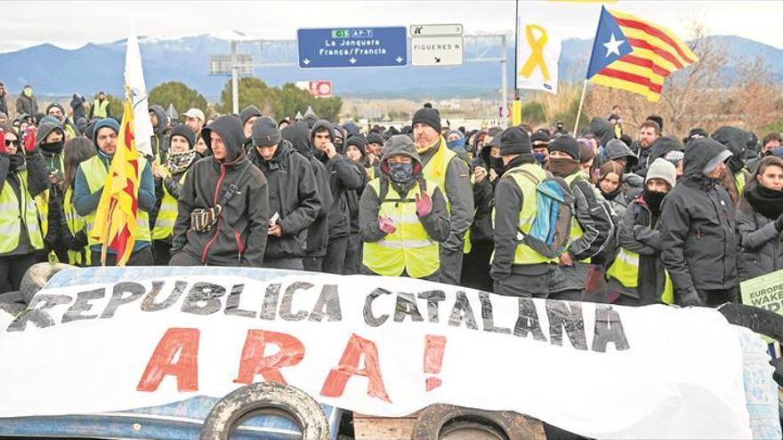 Indignación de los transportistas de Castellón por el corte de carreteras