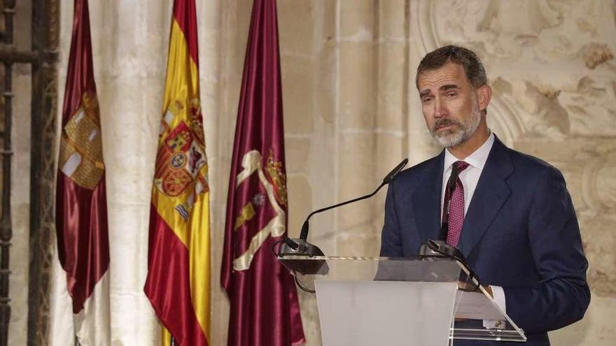 El Rey, durante el acto que presidió ayer en Cuenca. // Efe