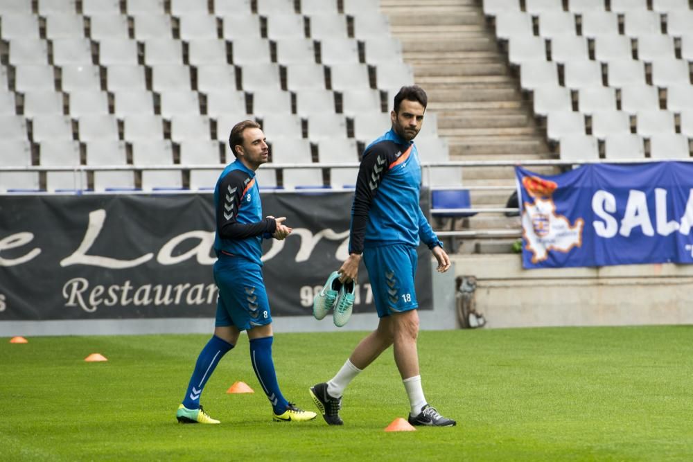 Foto oficial del Real Oviedo y entrenamiento en el Tartiere