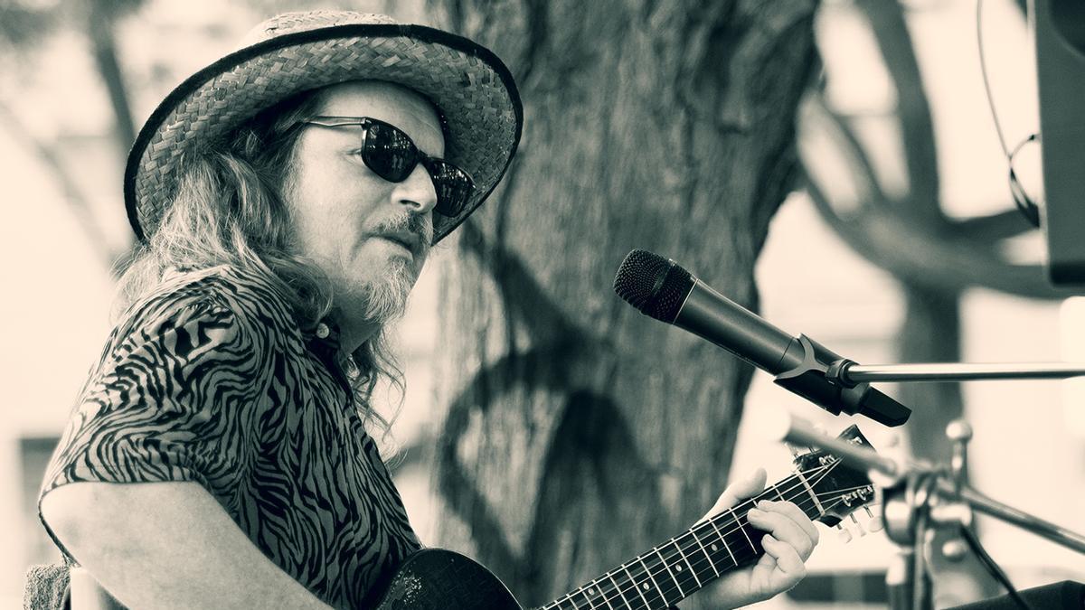El bluesman Jordi Álvarez lidera el proyecto Mo'Jo' Hand