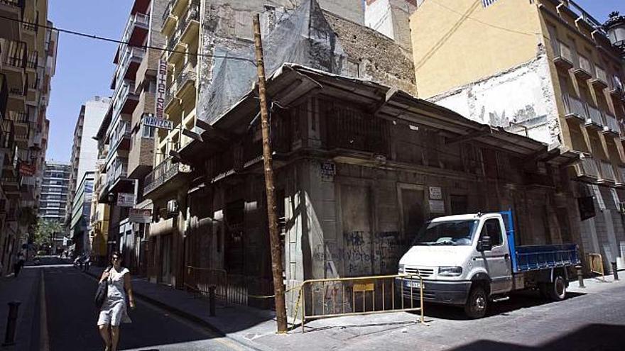 El edificio, ayer, cuando ya sólo quedaba en pie una planta.