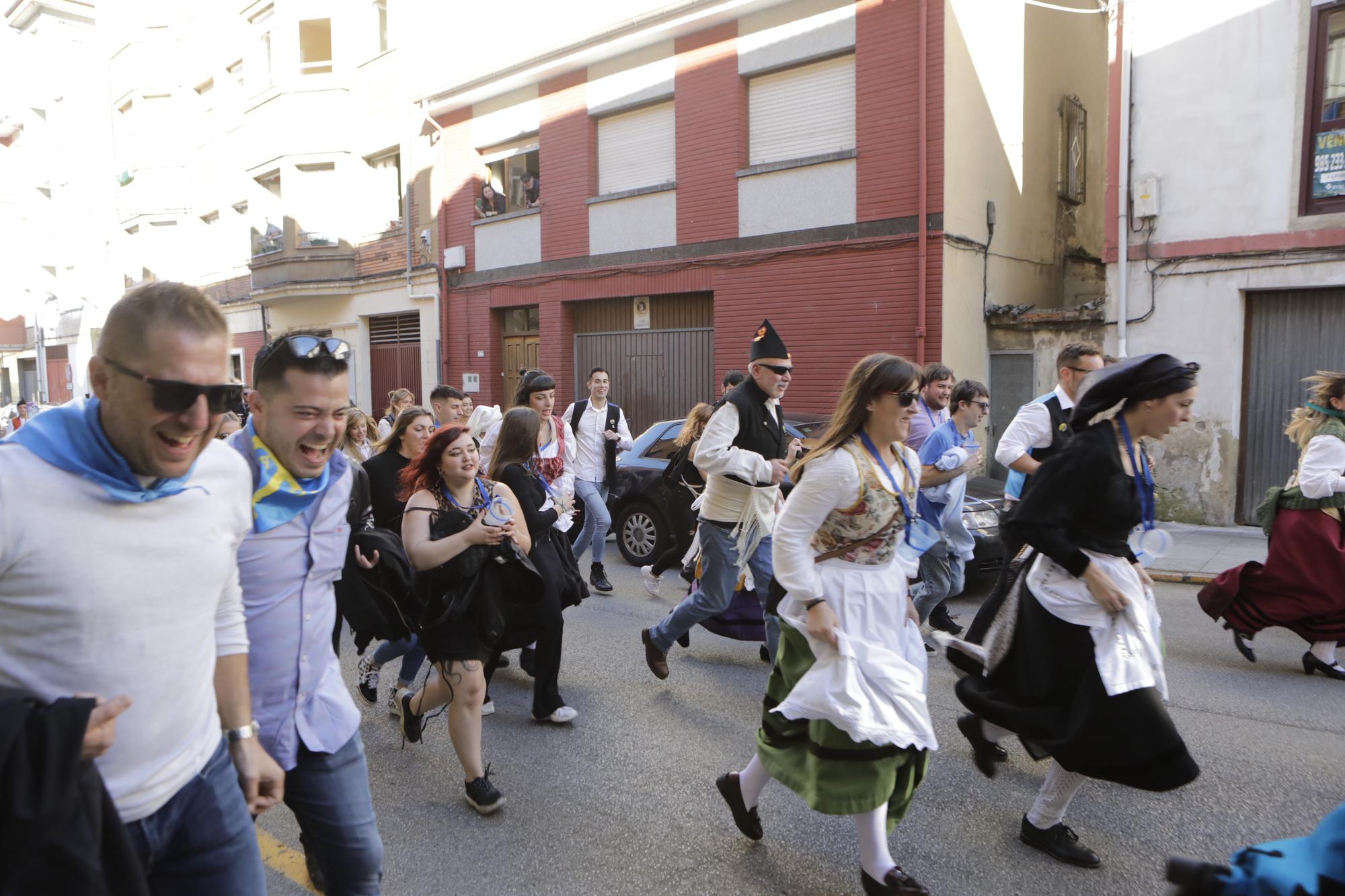 EN IMÁGENES: La localidad allerana de Moreda celebra San Martín, la fiesta de los Humanitarios