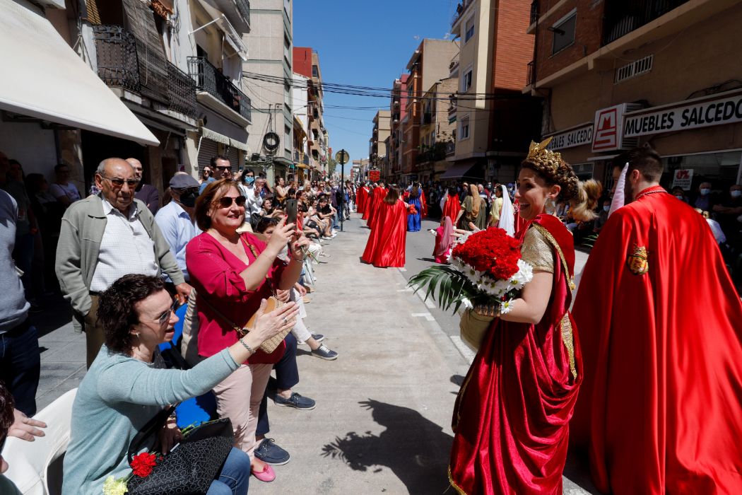 Flores y alegría para despedir la Semana Santa Marinera en el desfile de Resurrección