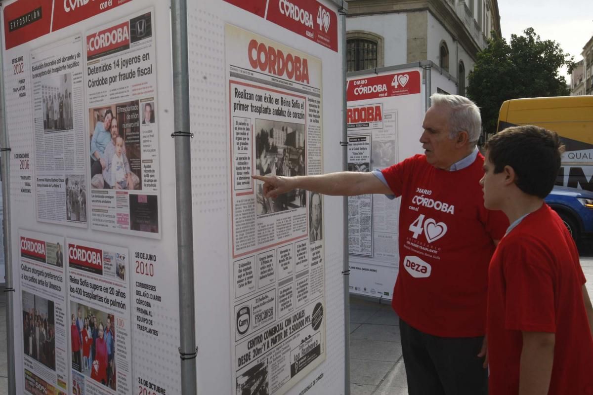 Las Tendillas se llena de 40 años de portadas de Diario CÓRDOBA sobre trasplantes