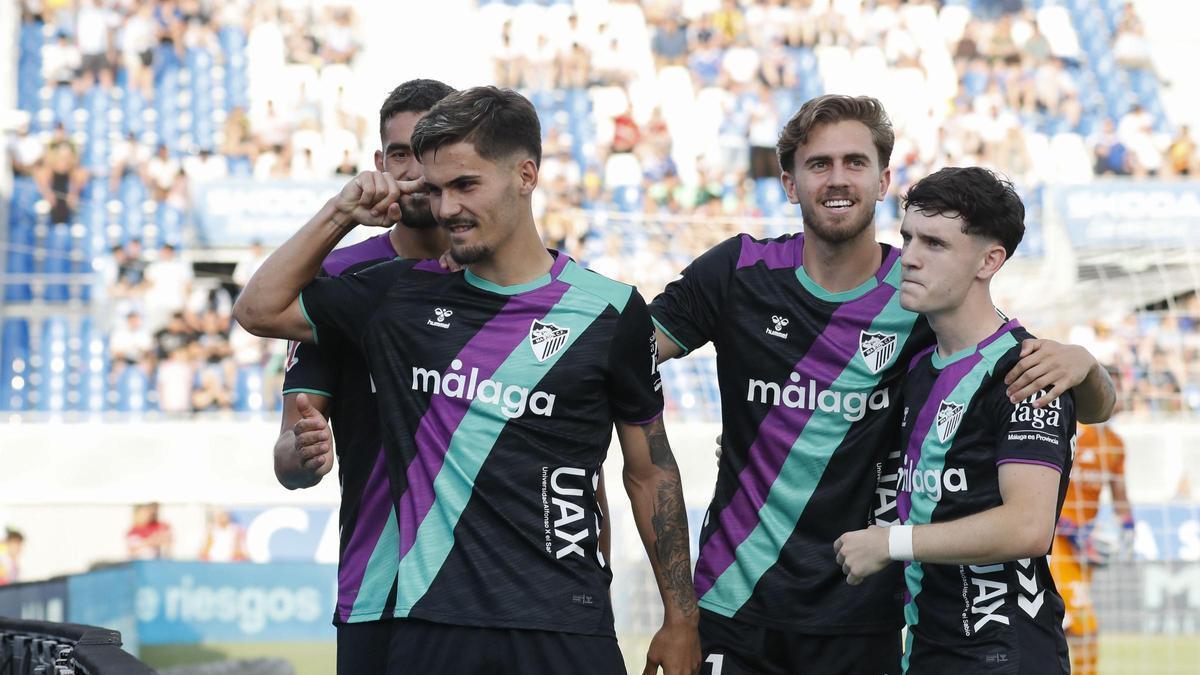 Los jugadores del Málaga celebran el segundo gol de Chupe en Zaragoza