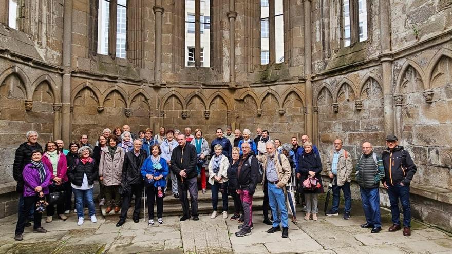 El concierto improvisado e itinerante de una coral navarra durante su excursión a Galicia