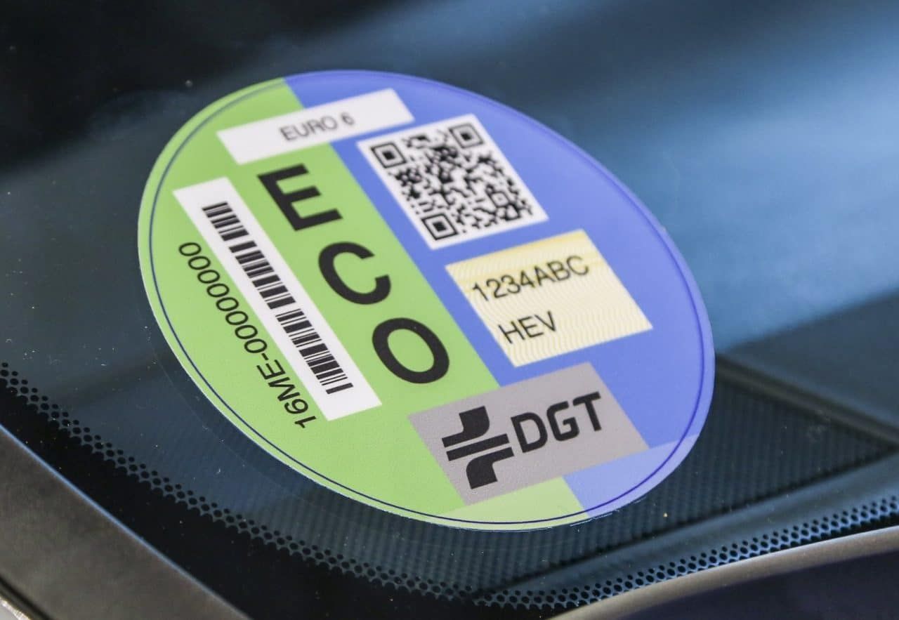 La reforma de las etiquetas de la DGT debe incluir las emisiones de CO2 y  eliminar la etiqueta ECO • Ecologistas en Acción