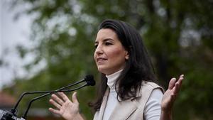 Rocío Monasterio, en un acto de campaña, en Alcalá de Henares.