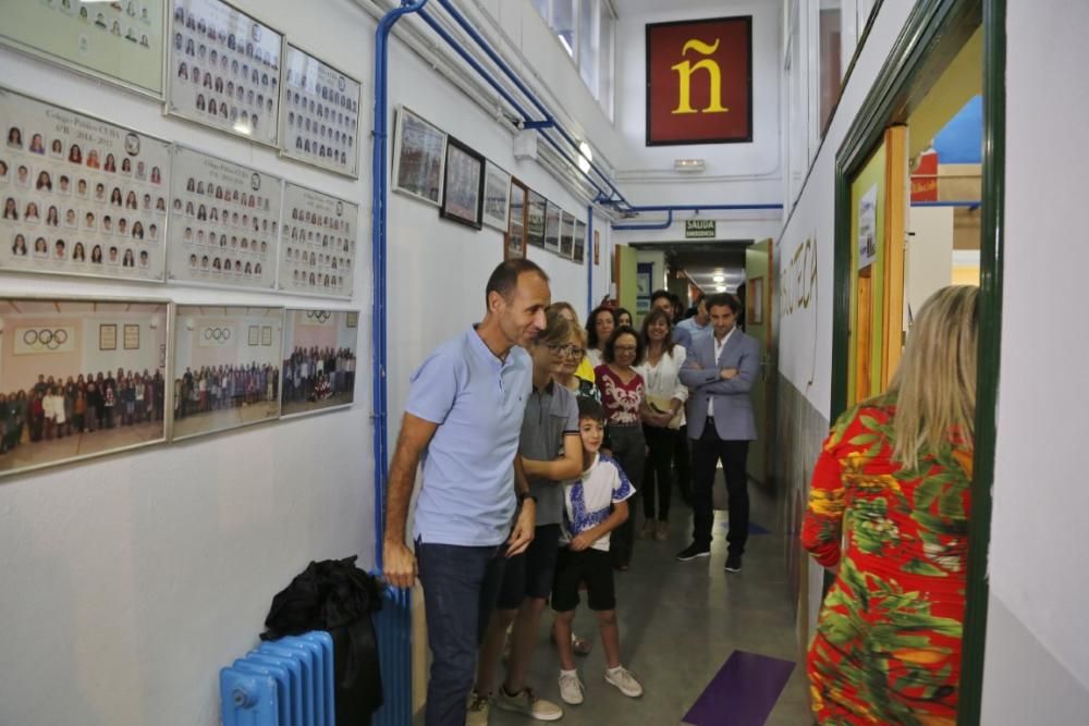 El Colegio Público Cuba renueva su biblioteca bajo el nombre de "Cecilio Gallego", padre de alumno e impulsor de las actividades del centro en sus inicios