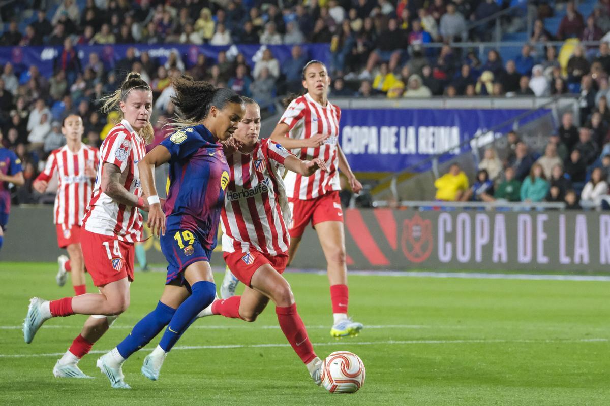 La Final de la Copa de la Reina entre el FC Barcelona y Atlético de Madrid, en el estadio de Gran Canaria