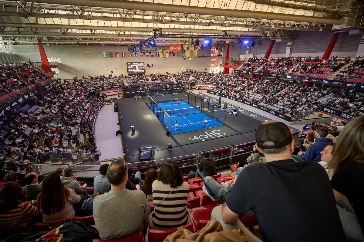El Palacio de los Deportes de La Guía, durante el Premier Pádel de 2025.