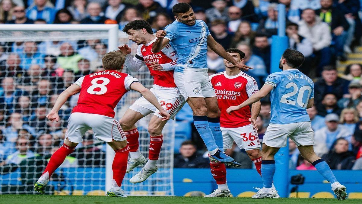 El título de Premier del Arsenal peligra más que nunca luego de su derrota ante el Manchester City